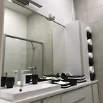 Manyi * Debreţin