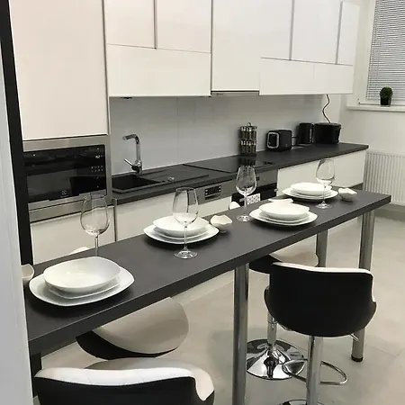 Manyi דירה *