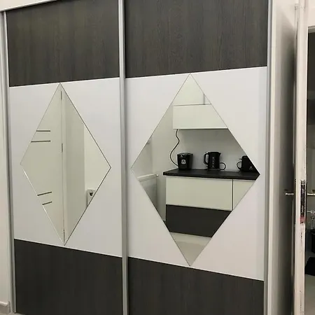 Apartament Manyi *